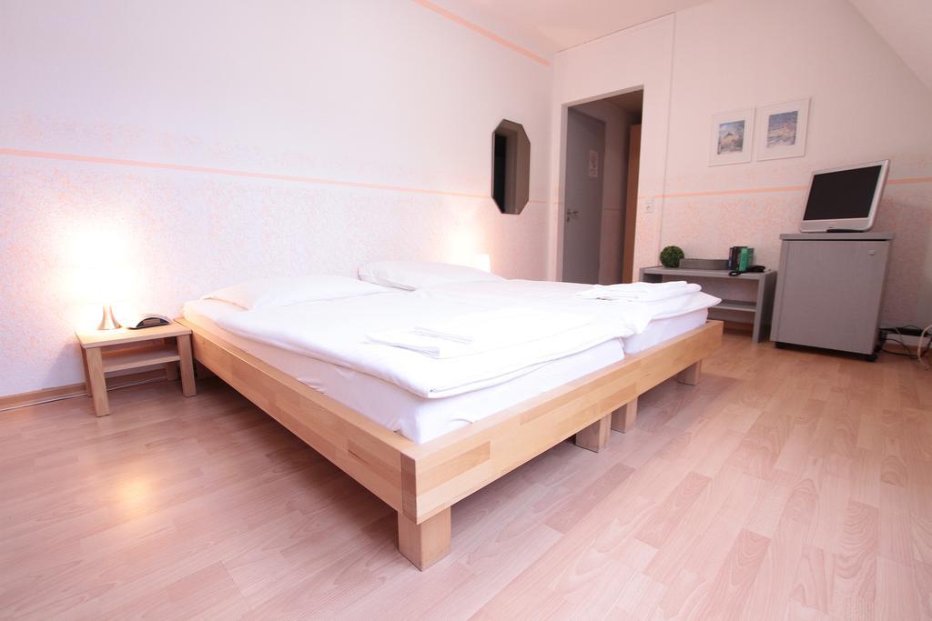 Ib-Gastehaus Hotel Stoccarda Camera foto