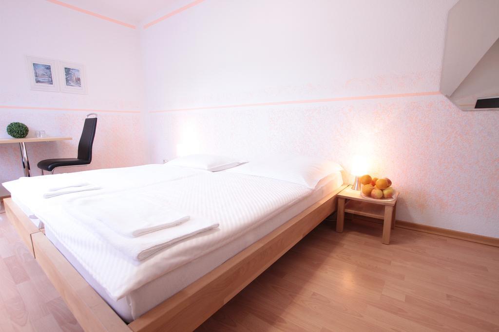 Ib-Gastehaus Hotel Stoccarda Camera foto